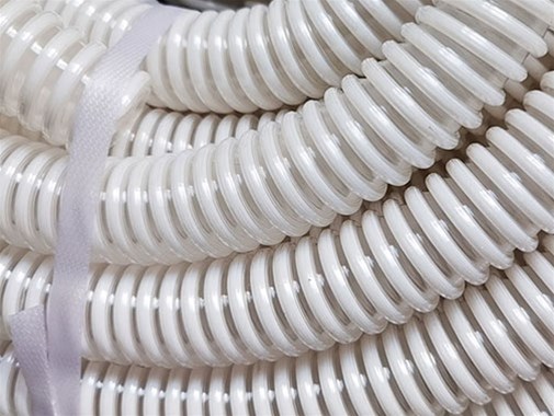 PU塑筋螺旋增強(qiáng)軟管有什么特征呢？